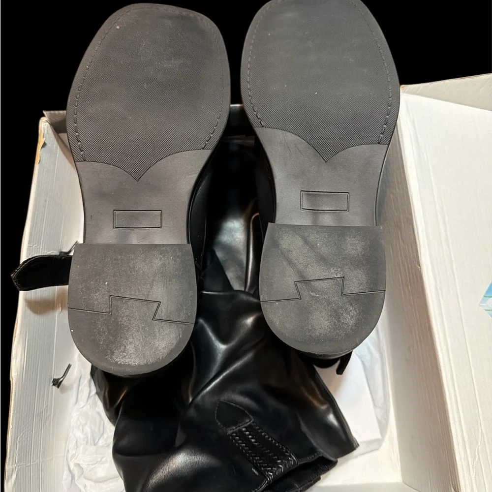 Black Women's braided Buckle Boots - Picture 5 of 7